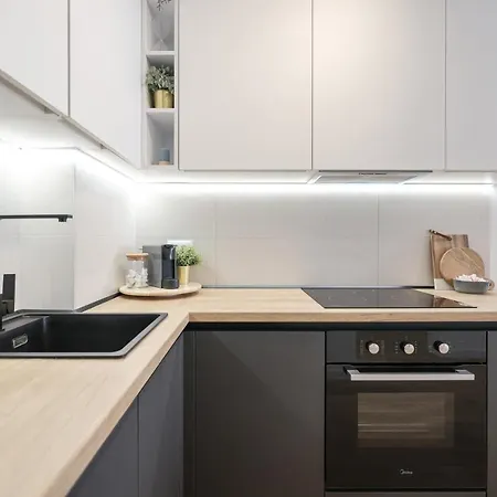 Apartman Brand New Close To Beach!+free Parking *