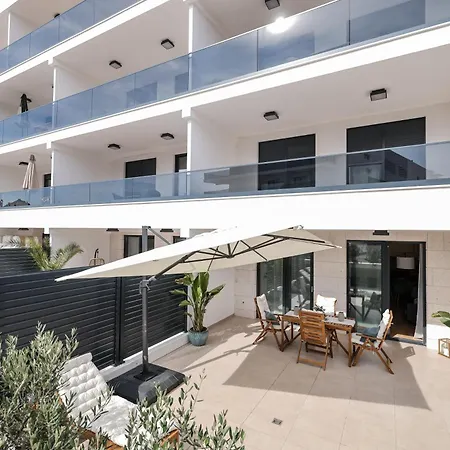 Apartman Brand New Close To Beach!+free Parking Zára