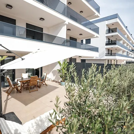 Apartman Brand New Close To Beach!+free Parking
