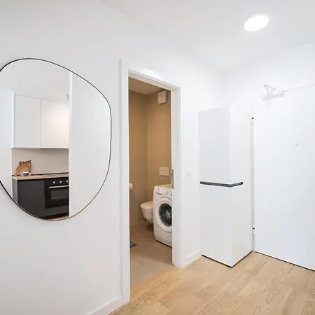 Brand New Close To Beach!+free Parking شقة